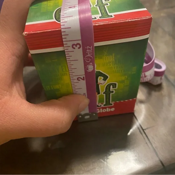 Elf snow globe decoration - Picture 4 of 5